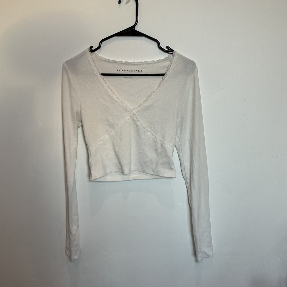 Aeropostale White Lace Trim V Neck Cropped Long‎ Sleeve Top Womens Size M